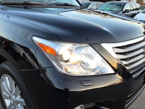Used 2011 Lexus LX 570 4WD image 21