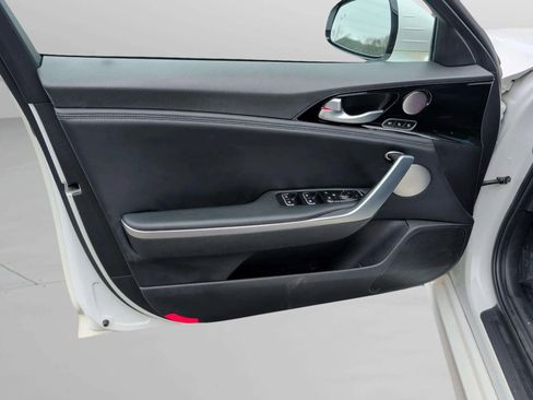 Used 2018 Kia Stinger Premium image 31