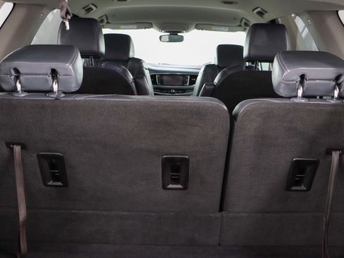 Used 2019 Buick Enclave Essence image 30