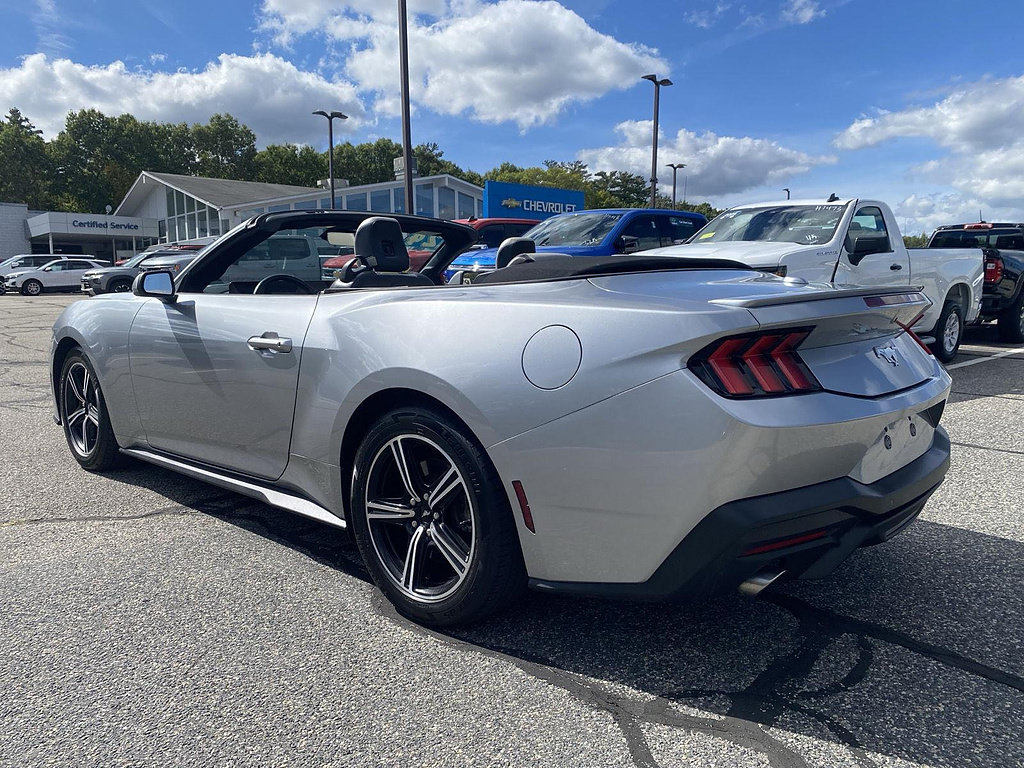 Used 2024 Ford Mustang Premium RWD image 5