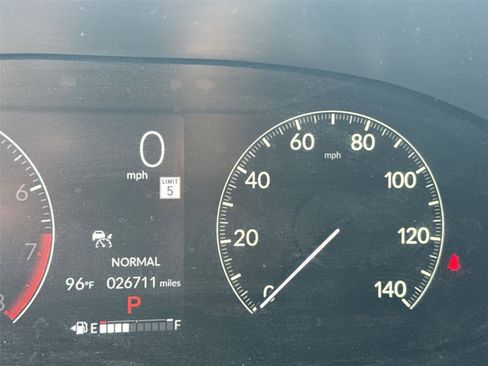Used 2024 Honda HR-V LX image 17