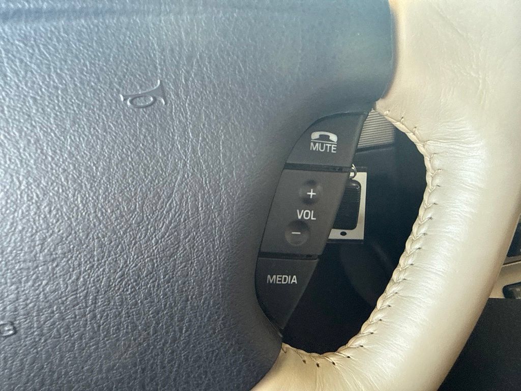 Used 2004 Ford Thunderbird RWD image 16
