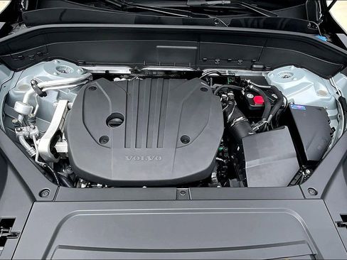 New 2026 Volvo XC90 B6 Plus w/ Protection Package Premier image 24