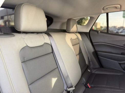 Used 2025 Chevrolet Trax ACTIV w/ Driver Confidence Package image 14