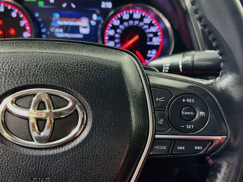 Used 2019 Toyota Camry XSE FWD image 19