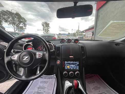 Used 2015 Nissan 370Z w/ Sport Package RWD image 9