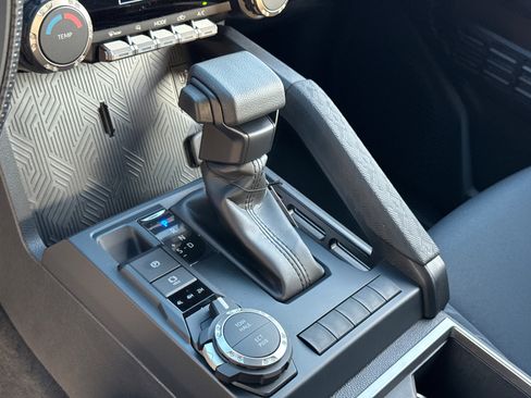 Certified 2025 Toyota Tacoma SR5 image 27