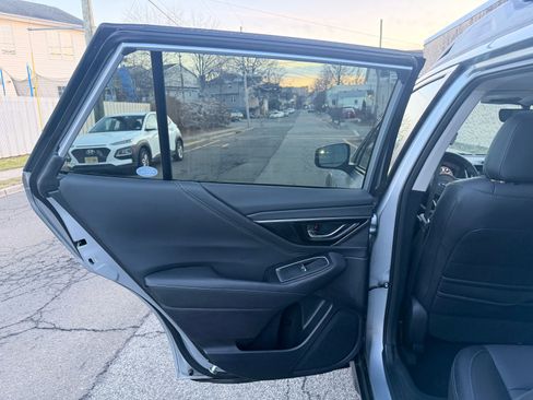 Used 2023 Subaru Outback Limited image 25
