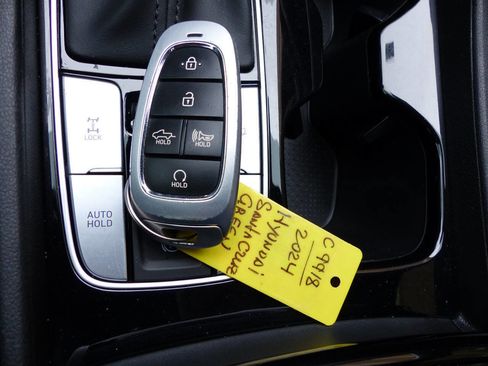 Used 2024 Hyundai Santa Cruz SEL AWD/4WD image 35