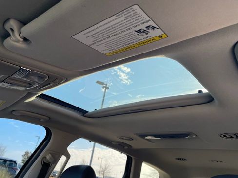 Used 2022 Kia Telluride EX w/ EX Premium Package image 25