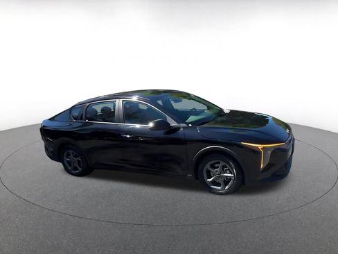 Used 2025 Kia K4 FWD image 2