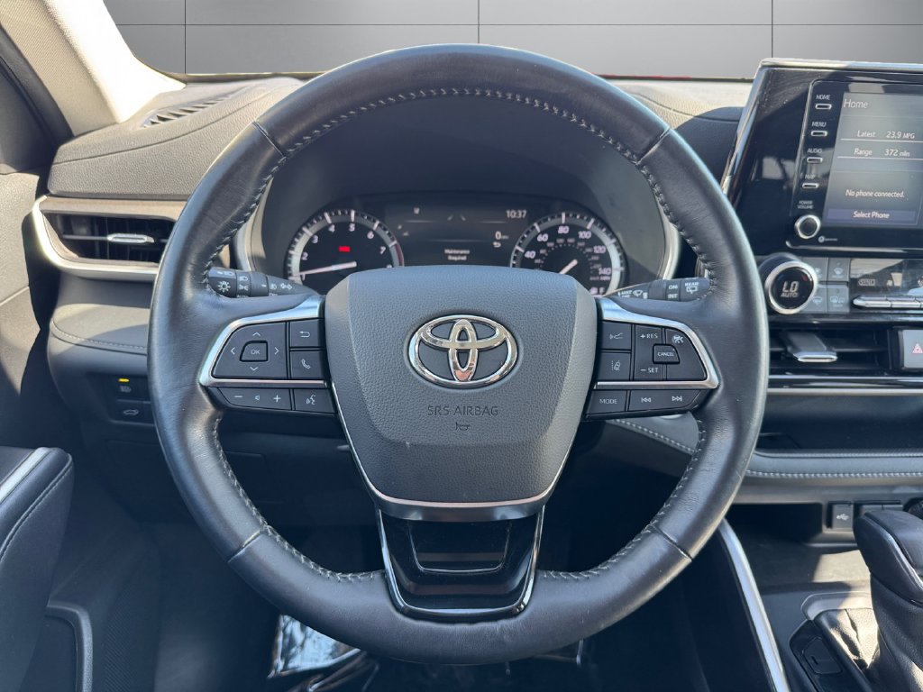 Certified 2021 Toyota Highlander XLE AWD/4WD image 13