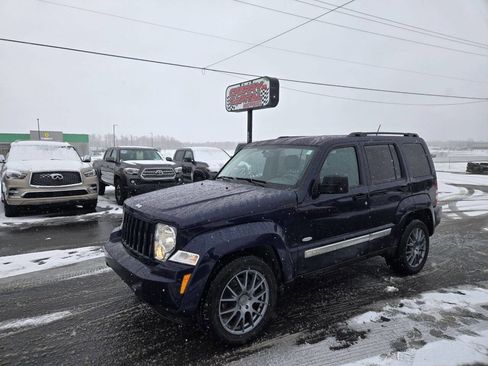 Used 2012 Jeep Liberty Sport image 2