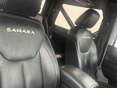 Used 2013 Jeep Wrangler Sahara w/ Dual Top Group image 31