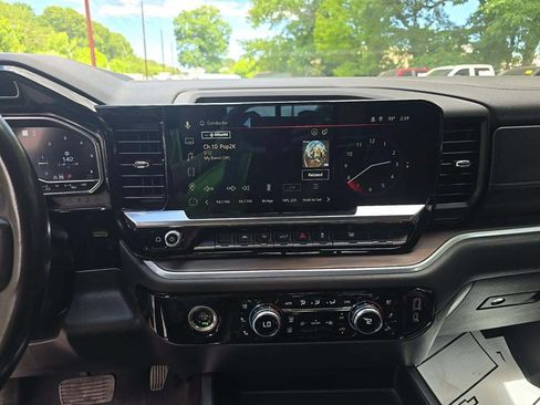 Used 2022 GMC Sierra 1500 SLT w/ SLT Convenience Package AWD/4WD image 5