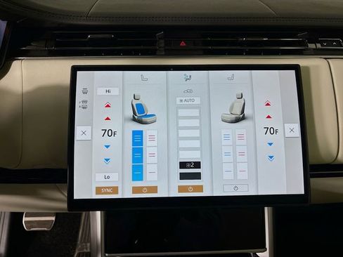 Used 2025 Land Rover Range Rover Autobiography image 18