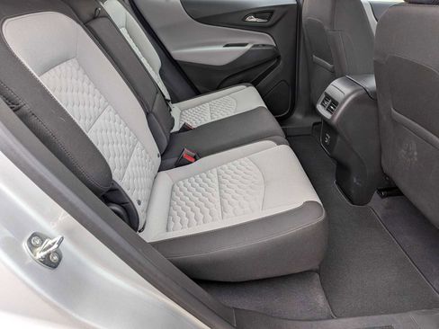 Used 2021 Chevrolet Equinox LS AWD/4WD image 16
