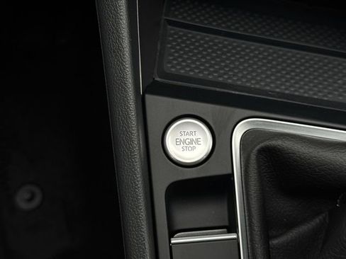 New 2026 Volkswagen Jetta SE FWD image 17