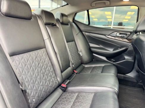 Used 2018 Nissan Maxima Platinum image 19