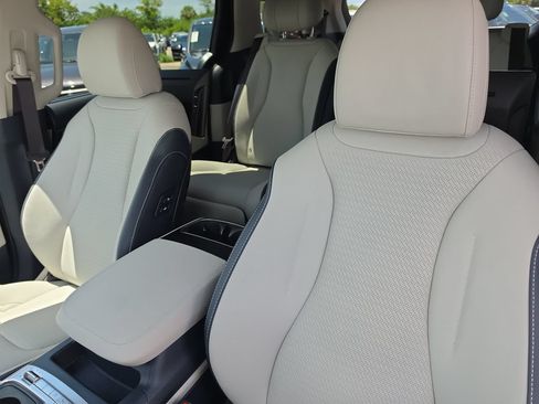 New 2027 Kia Carnival SX Prestige FWD image 24