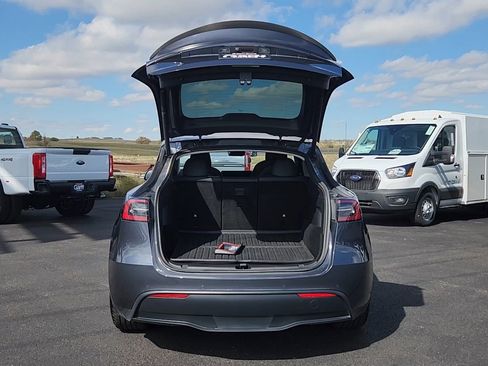Used 2021 Tesla Model Y Performance image 17