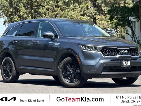 Used 2023 Kia Sorento LX AWD/4WD image 1