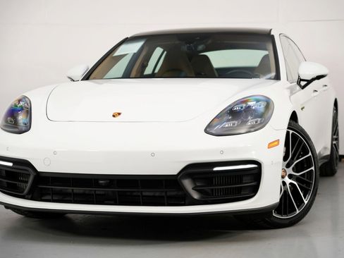 Used 2021 Porsche Panamera 4S image 3