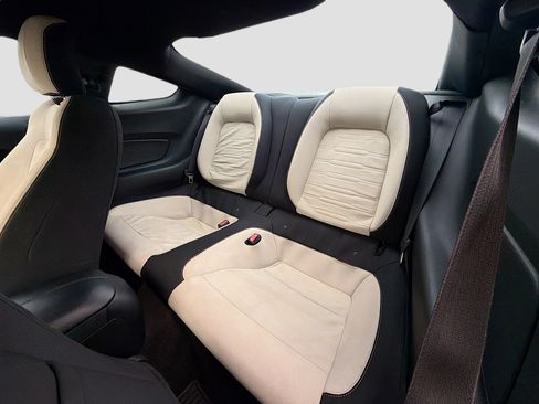 Used 2015 Ford Mustang Coupe image 18