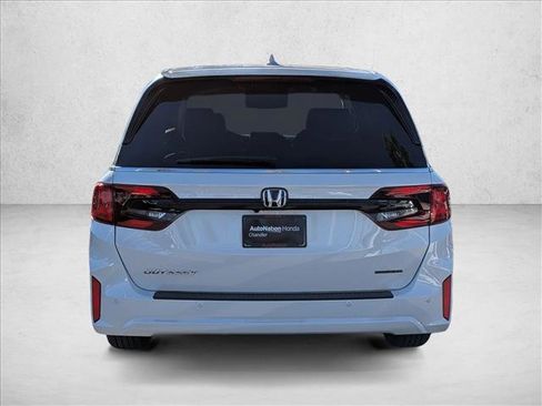 New 2026 Honda Odyssey Touring image 8