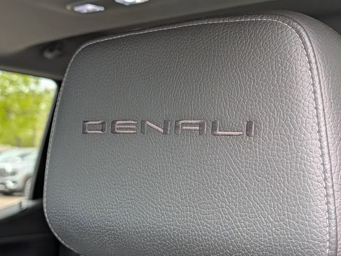 Used 2019 GMC Sierra 1500 Denali w/ Denali Ultimate Package AWD/4WD image 36
