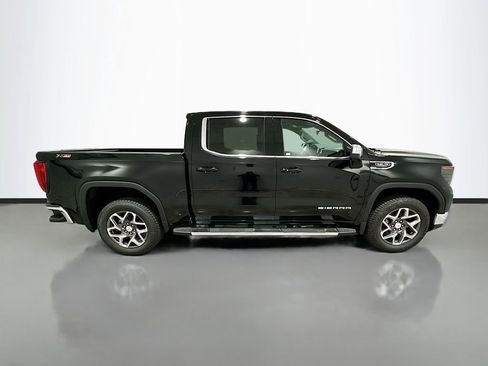 New 2026 GMC Sierra 1500 SLE image 8