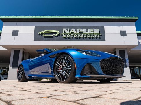 Used 2022 Aston Martin DBS Superleggera Volante RWD image 18