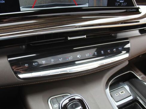 Used 2022 Cadillac Escalade Premium Luxury w/ LPO, Floor Liner Package AWD/4WD image 30