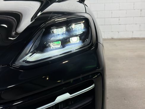 Certified 2026 Porsche Cayenne S AWD/4WD image 10