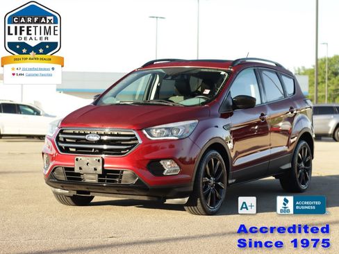 Used 2018 Ford Escape SE w/ Ford Safe & Smart Package AWD/4WD image 3