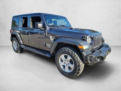 Used 2018 Jeep Wrangler Unlimited Sport S image 3