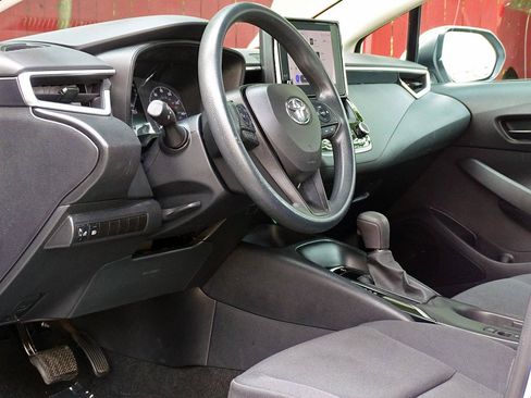 Used 2023 Toyota Corolla LE FWD image 17
