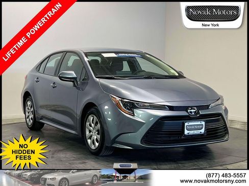 Used 2025 Toyota Corolla LE FWD image 1