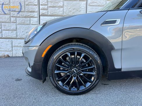Used 2017 MINI Cooper Clubman ALL4 w/ Premium Package image 9