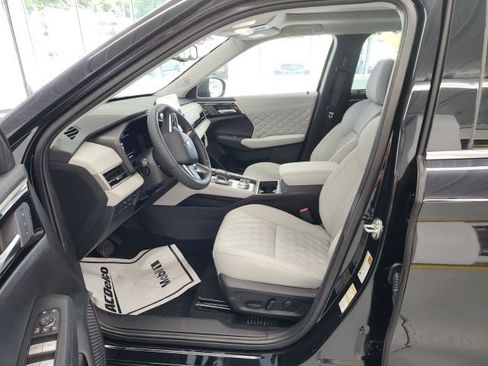 Used 2023 Mitsubishi Outlander SEL image 23