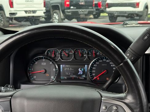 Used 2018 Chevrolet Silverado 1500 LT AWD/4WD image 6