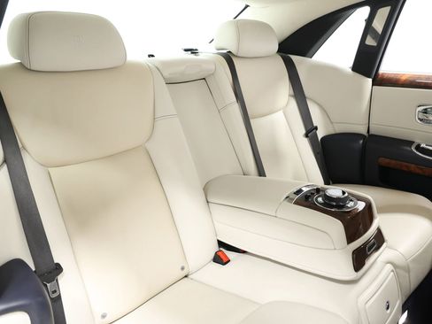 Used 2015 Rolls-Royce Ghost image 82