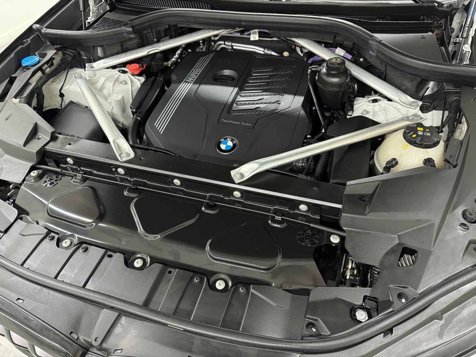 Used 2023 BMW X6 xDrive40i w/ M Sport Package AWD/4WD image 54