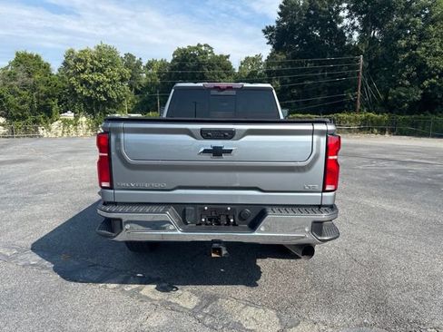 Used 2025 Chevrolet Silverado 2500 LTZ w/ LTZ Plus Package AWD/4WD image 8