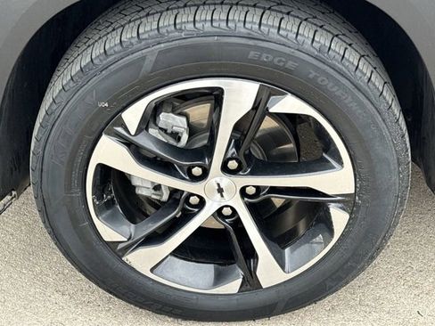 Certified 2024 Chevrolet Trax RS FWD image 31