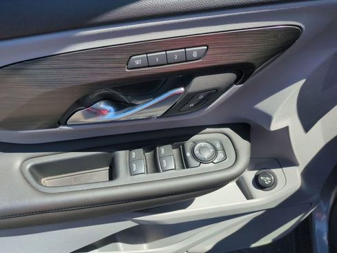 Used 2023 GMC Terrain SLT w/ Tech Package AWD/4WD image 11