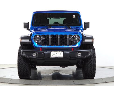 Used 2024 Jeep Wrangler Unlimited Rubicon w/ XTREMEE 35" Tire Package AWD/4WD image 11