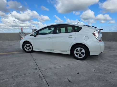 Used 2013 Toyota Prius Four image 5