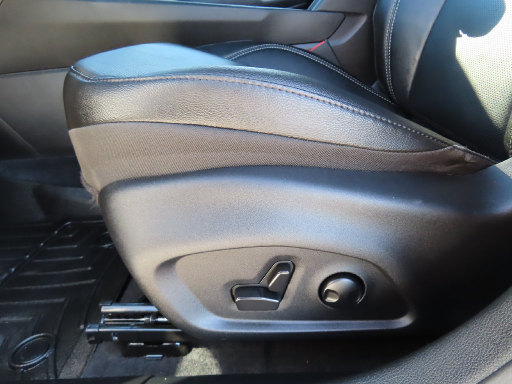 Used 2025 Jeep Compass Limited w/ Elite Group AWD/4WD image 8