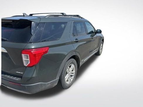 Used 2022 Ford Explorer XLT w/ Equipment Group 202A image 6